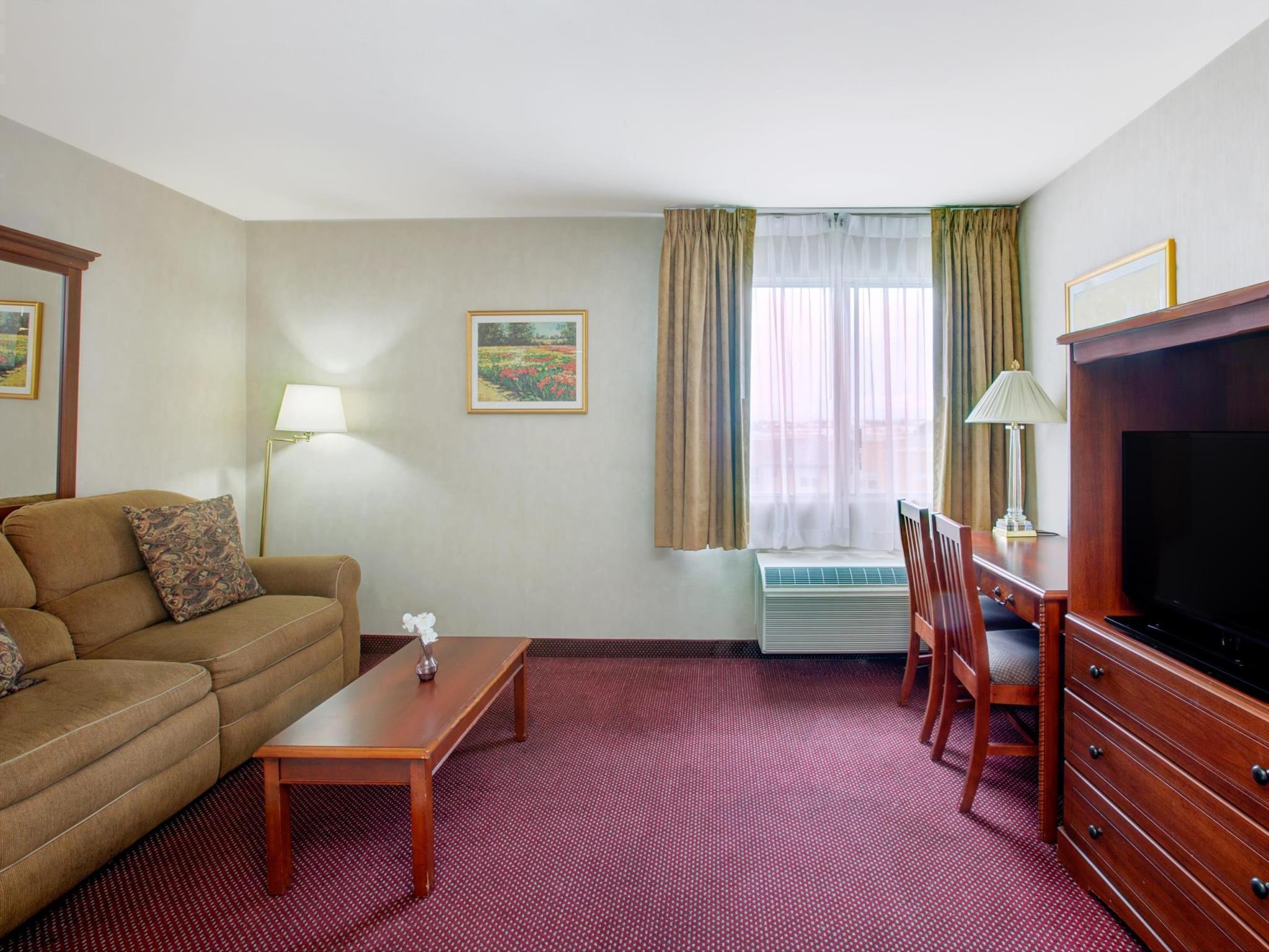 מלון Ramada By Wyndham Hawthorne/Lax מראה חיצוני תמונה