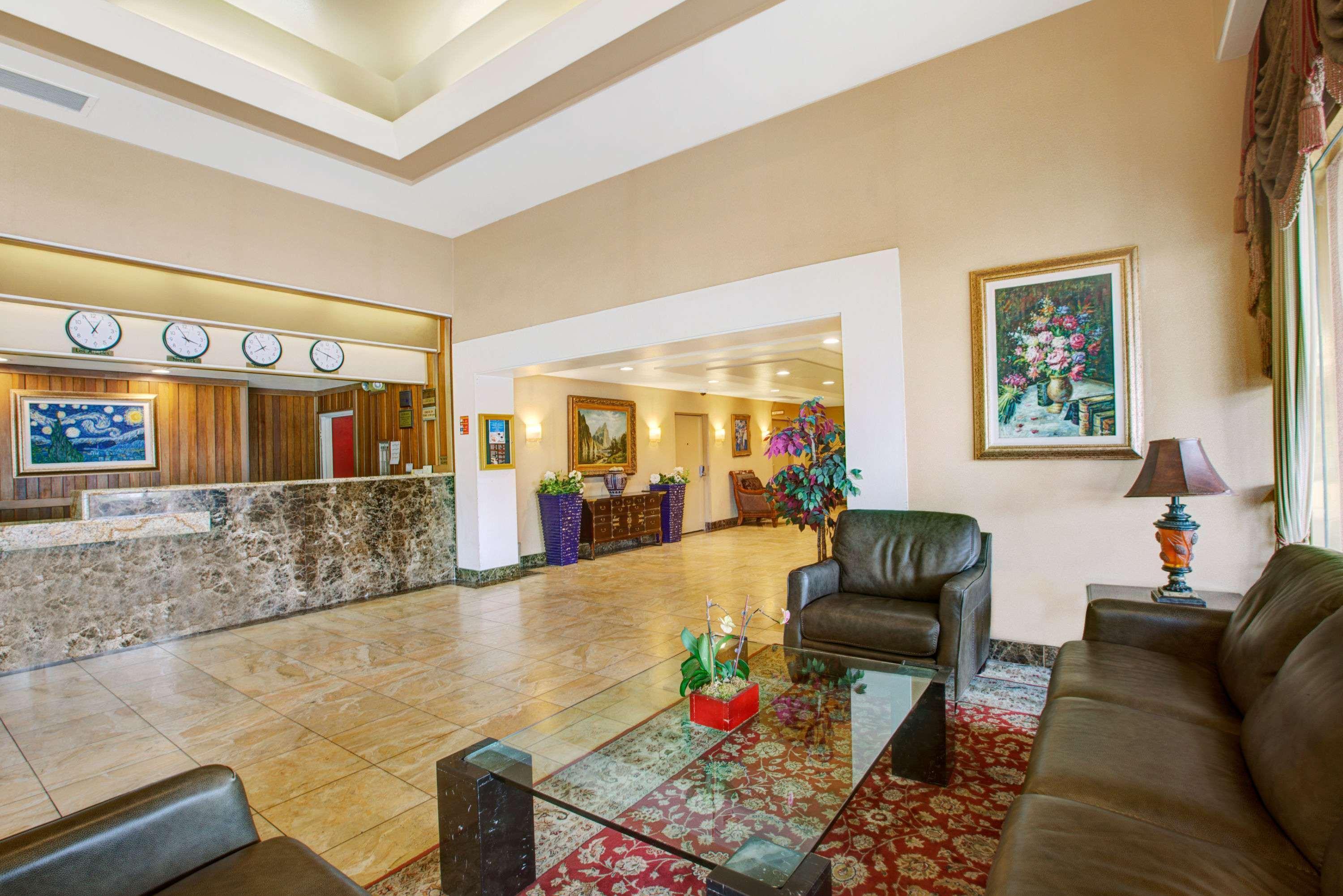 מלון Ramada By Wyndham Hawthorne/Lax מראה חיצוני תמונה