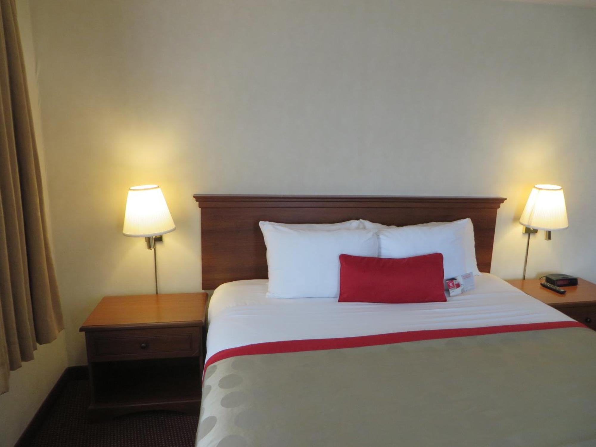 מלון Ramada By Wyndham Hawthorne/Lax חדר תמונה